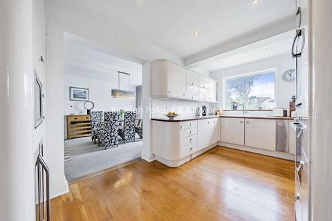 10 Forest Way, Orpington, BR5 2AQ