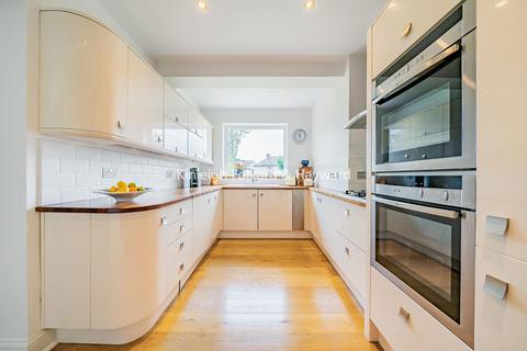 10 Forest Way, Orpington, BR5 2AQ