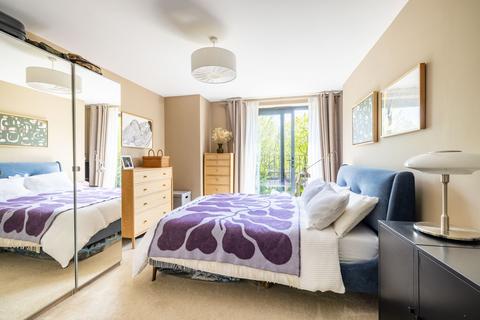 4b The Drive, Coulsdon, CR5 2BL