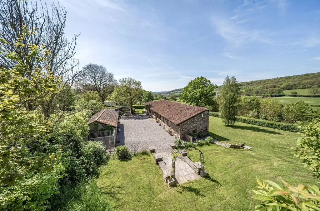 2 bedroom barn conversion for sale