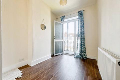 2 bedroom maisonette to rent, Westbury Avenue, London N22