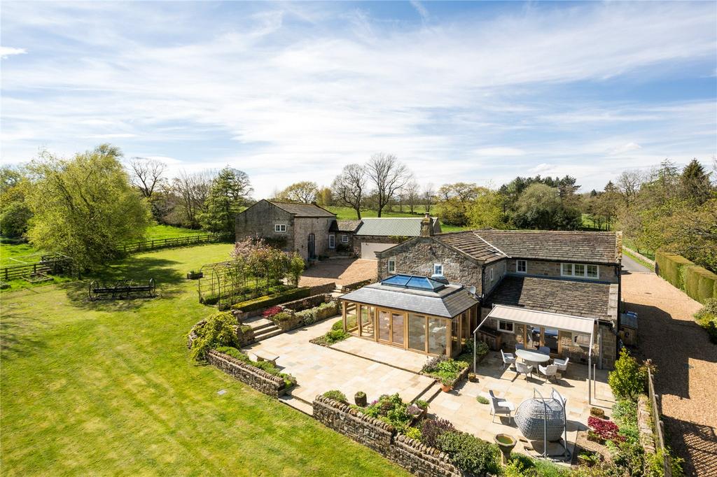 Staupes Road, High Birstwith, Harrogate, North Yorkshire, HG3 6 bed
