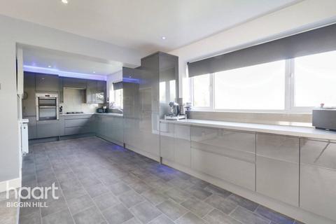 4 bedroom end of terrace house for sale, Mount Pleasant, Biggin Hill