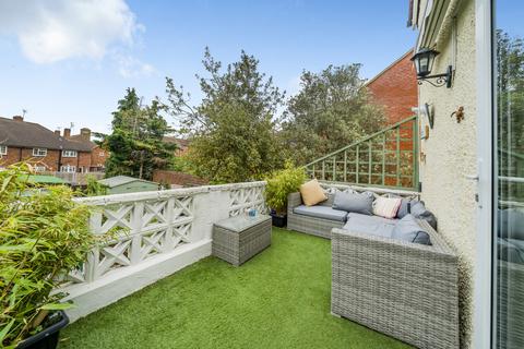 2 bedroom maisonette for sale, Percy Avenue, Surrey TW15