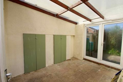 1 Goss Drive, Street, BA16 0RR