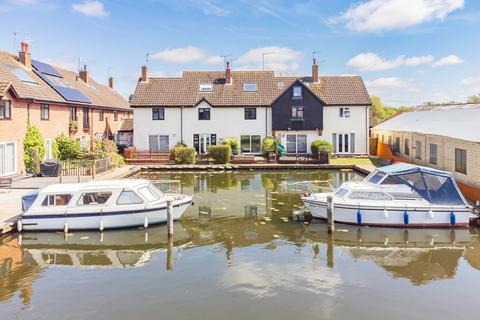 2 bedroom end of terrace house for sale, Marsh Road, Hoveton