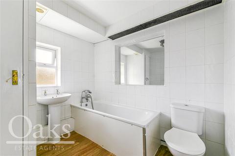 15 North Downs Road, New Addington, Croydon, CR0 0LE