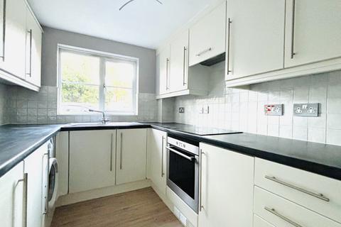 2 bedroom apartment for sale, Hallows Grove, Surrey TW16