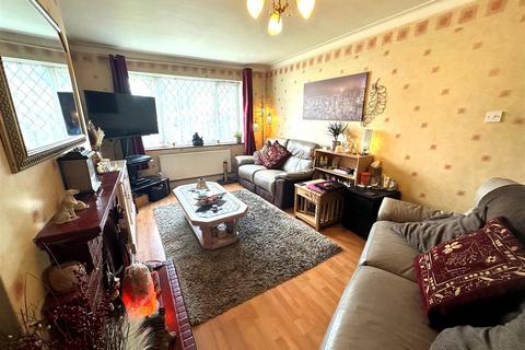 3 bedroom semi-detached house for sale, Pates Manor Drive, Bedfont