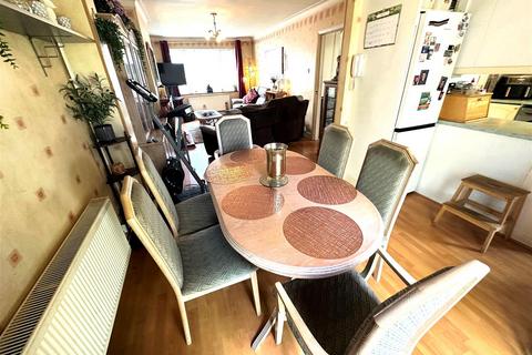 44 Pates Manor Drive, Feltham, TW14 8JJ