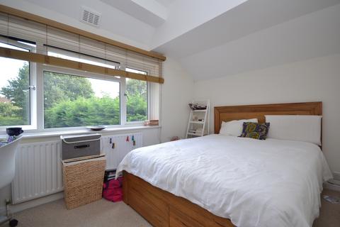 2 bedroom flat to rent, Rodway Road Bromley BR1