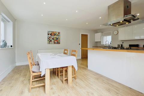 21 Belland Drive, Bristol, BS14 0EQ