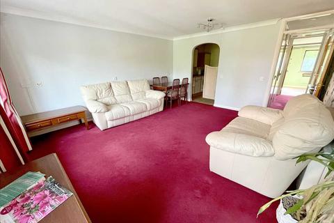 2 bedroom retirement property for sale, Meadowcroft, Bushey, WD23.