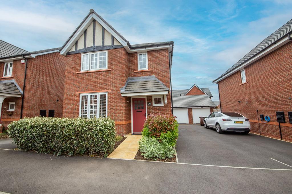 Oak Green Road, Lowton, WA3 3 bed detached house for sale £299,950