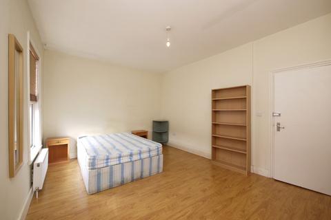 undefined, Warwick Road, London, E15