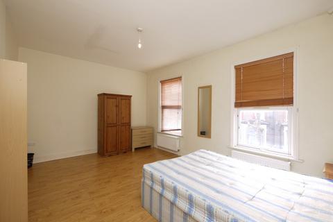 undefined, Warwick Road, London, E15