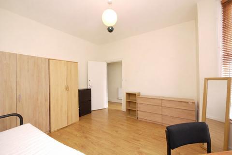 undefined, Warwick Road, London, E15