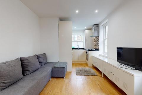 Studio to rent,  Comber Grove, London SE5