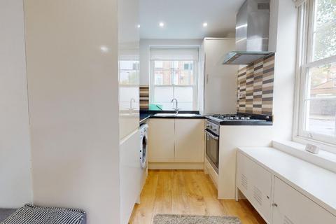 Studio to rent,  Comber Grove, London SE5