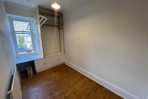 5 bedroom flat to rent, 101 2/2 Magdalen Yard Road, ,