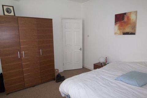 1 bedroom flat to rent, East Parade, Harrogate, North Yorkshire, UK, HG1