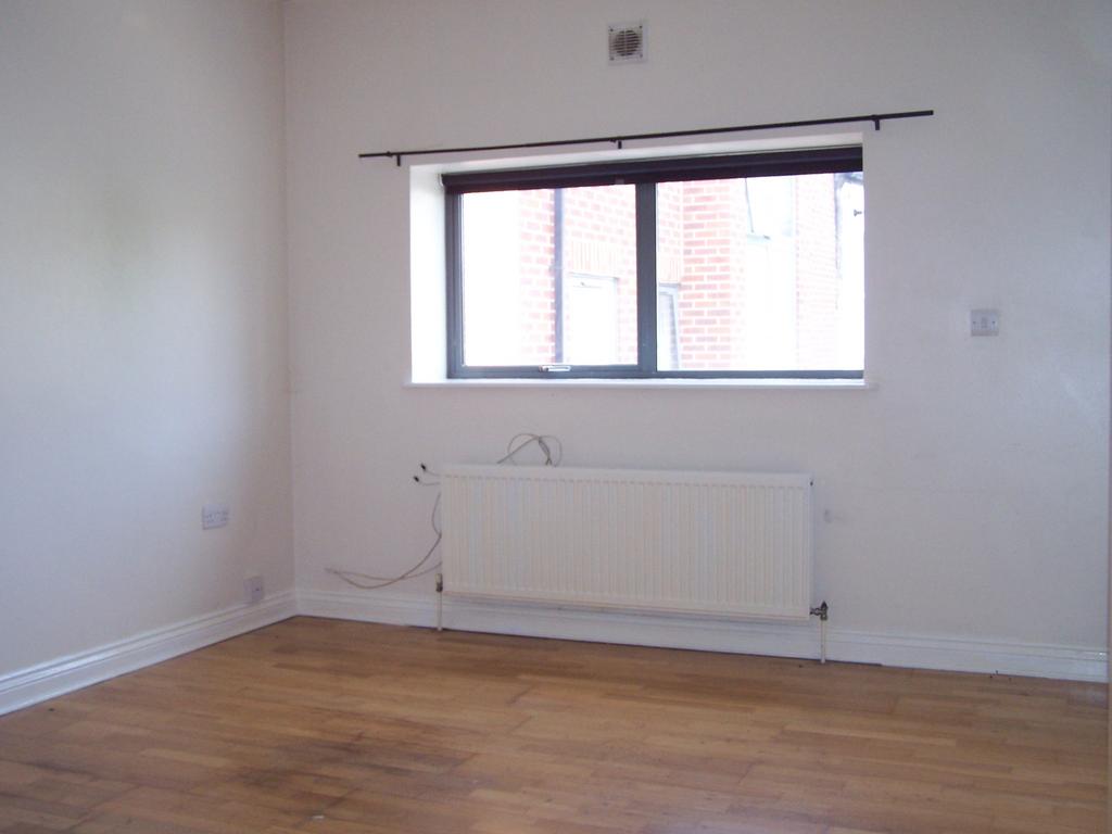 Wells Park Road, London SE26 2 bed maisonette to rent - £1,490 pcm (£ ...