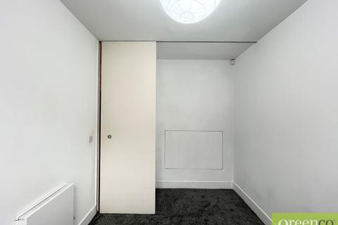 2 bedroom terraced house to rent, Laburnum Street, Salford M6