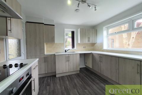 3 bedroom semi-detached house to rent, Rosary Road, Oldham OL8