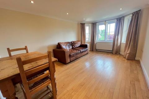 2 bedroom apartment to rent, London Road, Guildford GU1
