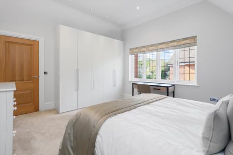 5 bedroom detached house to rent, Burwood Park Road, Hersham, Walton-on-Thames, Surrey, KT12