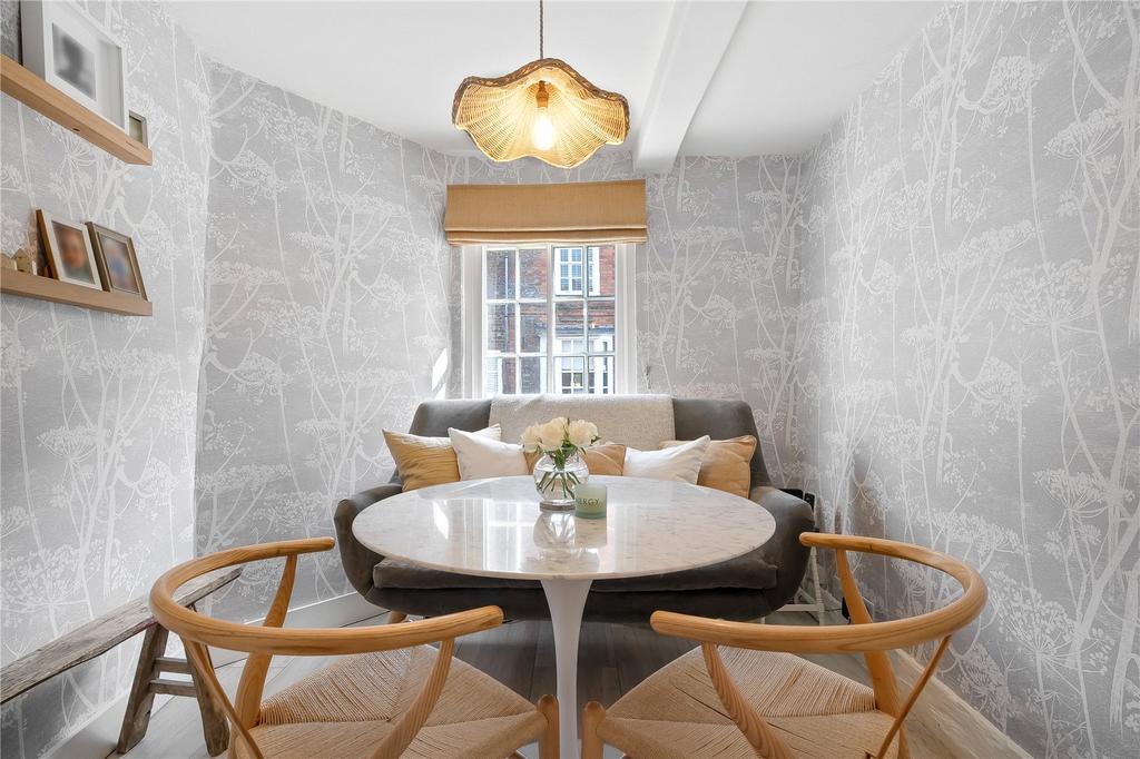 Breakfast Room