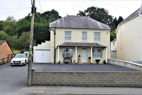 3 bedroom detached house for sale, Dyffryn Eos, Ebenezer Street