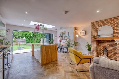 11 Chepstow Grove, Rednal, Birmingham, B45 8EG