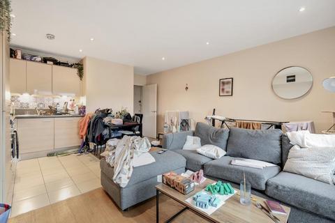 2 bedroom flat to rent, Whale Avenue,  Reading,  RG2