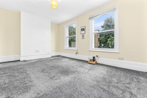 3 bedroom flat for sale, London SE5