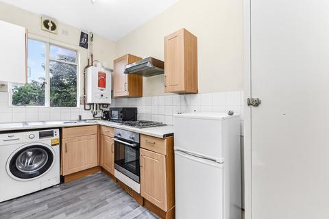 3 bedroom flat for sale, London SE5