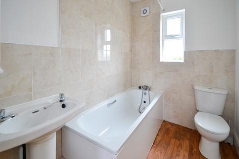 3 bedroom semi-detached house to rent, Bailey Street, Nottingham NG6