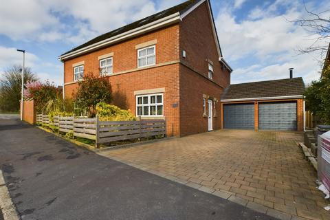 5 bedroom detached house to rent, Cranleigh, Standish, Wigan, Lancashire, WN6