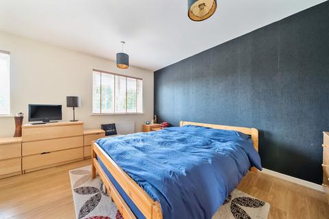 17 Calypso Crescent, London, SE15 6FP