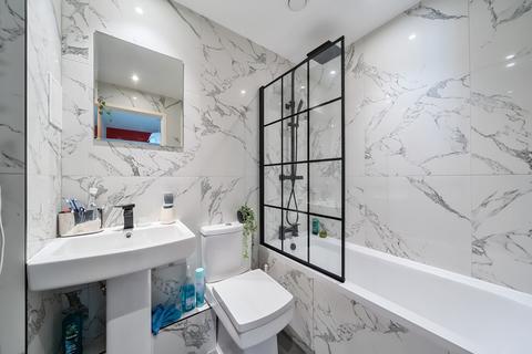 17 Calypso Crescent, London, SE15 6FP