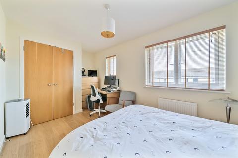 17 Calypso Crescent, London, SE15 6FP