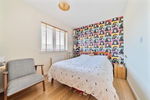17 Calypso Crescent, London, SE15 6FP