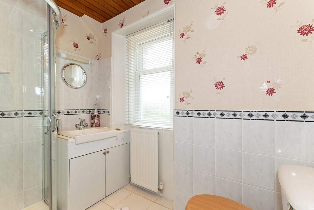 Ensuite Showeroom