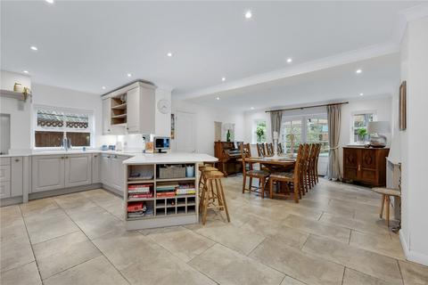 19 Llanvair Close, Ascot, SL5 9HX