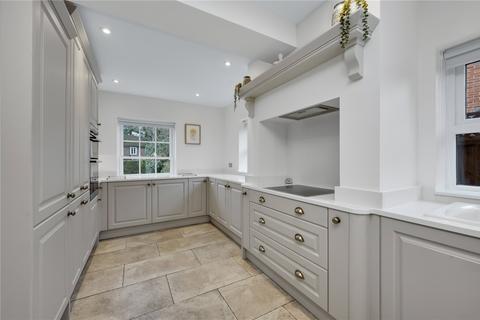 19 Llanvair Close, Ascot, SL5 9HX