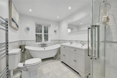 19 Llanvair Close, Ascot, SL5 9HX