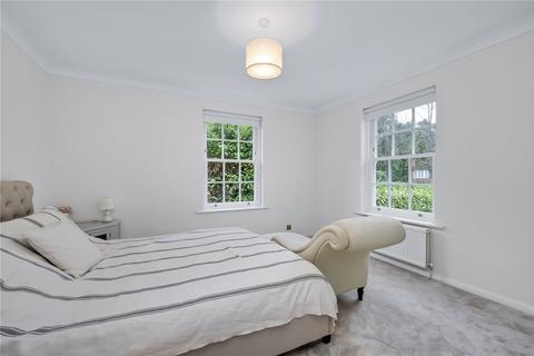 19 Llanvair Close, Ascot, SL5 9HX