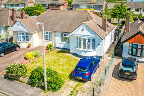 2 bedroom semi-detached bungalow for sale, Rayleigh, Rayleigh SS6