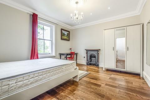 3 bedroom flat to rent, Cintra Park London SE19