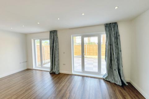 3 bedroom maisonette to rent, Crofton Lane , Petts Wood BR5